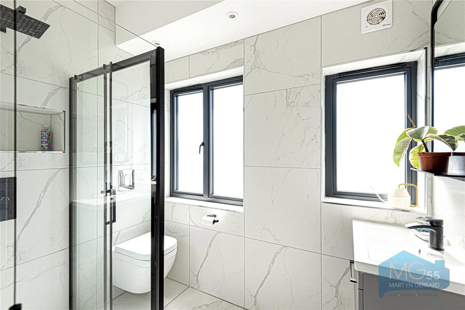 4 bedroom Semi-Detached House to rent - Martyn Gerrard
