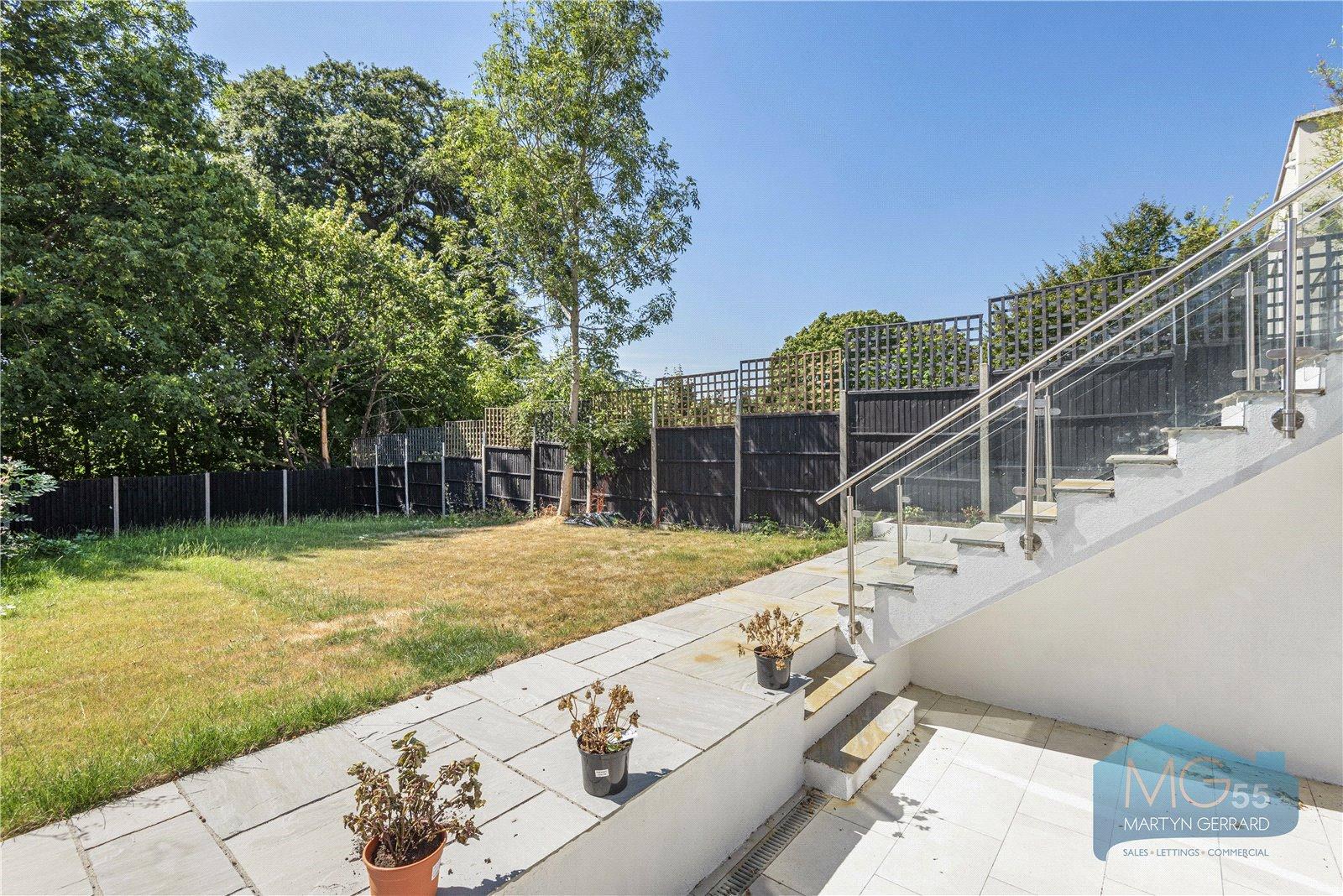 4 bedroom Semi-Detached House to rent - Martyn Gerrard
