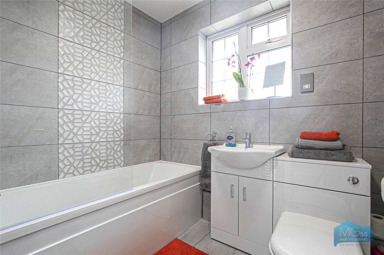 2 bedroom Apartment to rent - Martyn Gerrard