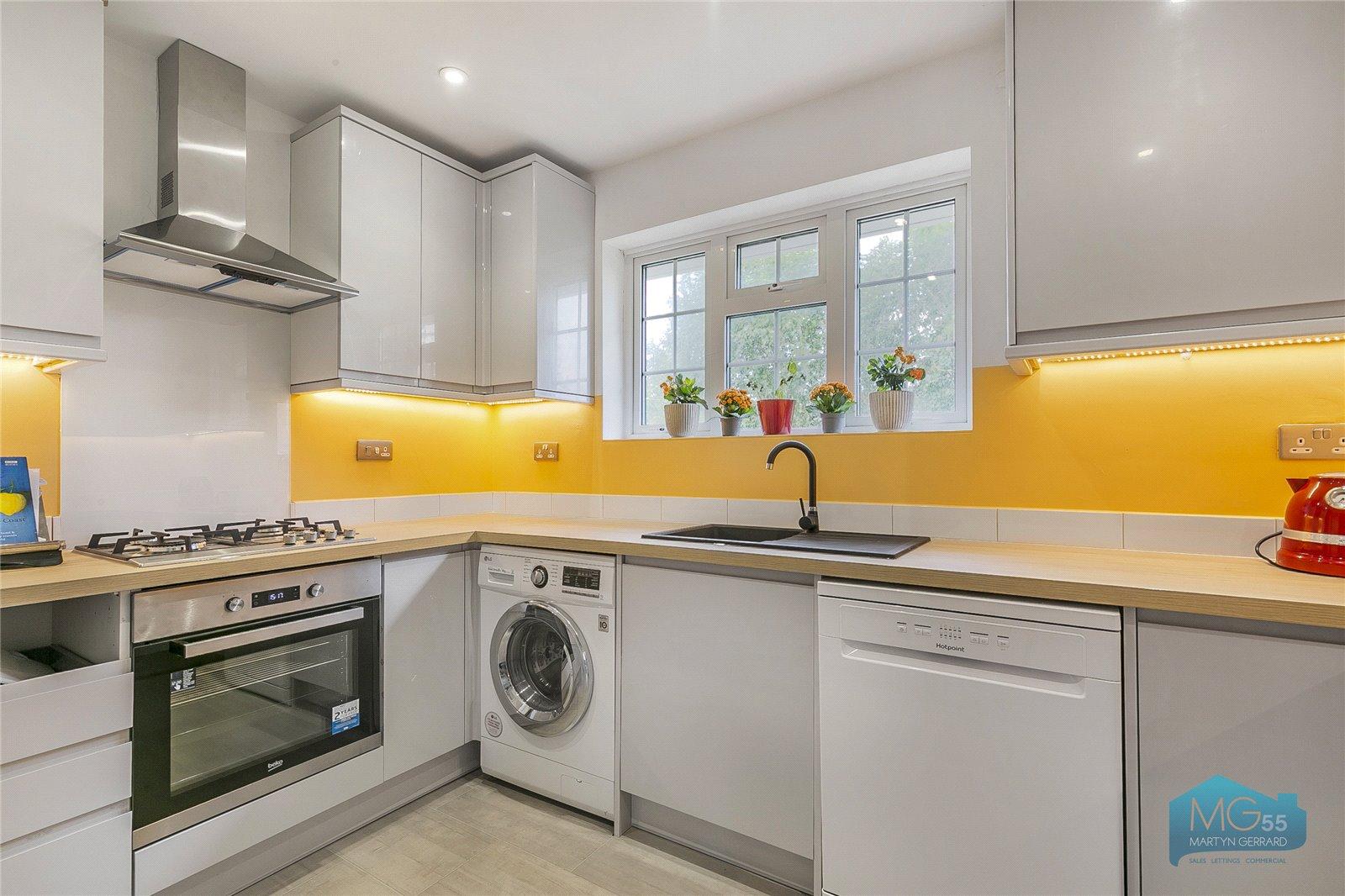 2 bedroom Apartment to rent - Martyn Gerrard
