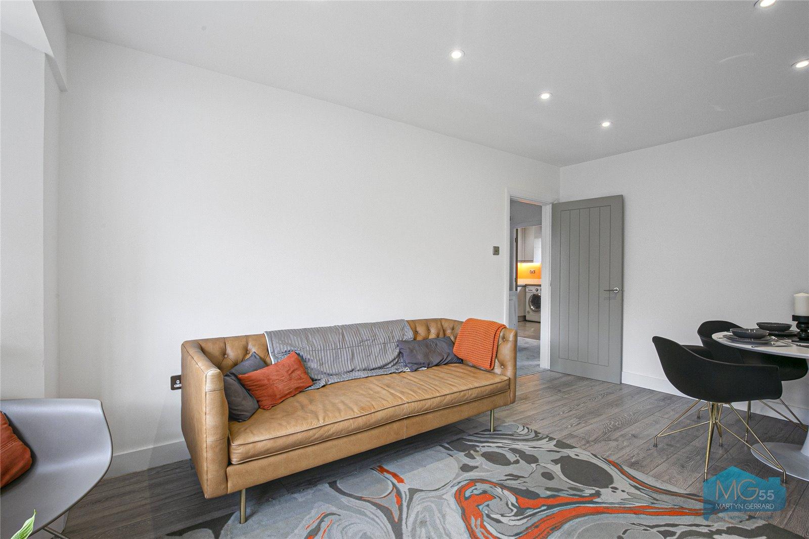 2 bedroom Apartment to rent - Martyn Gerrard