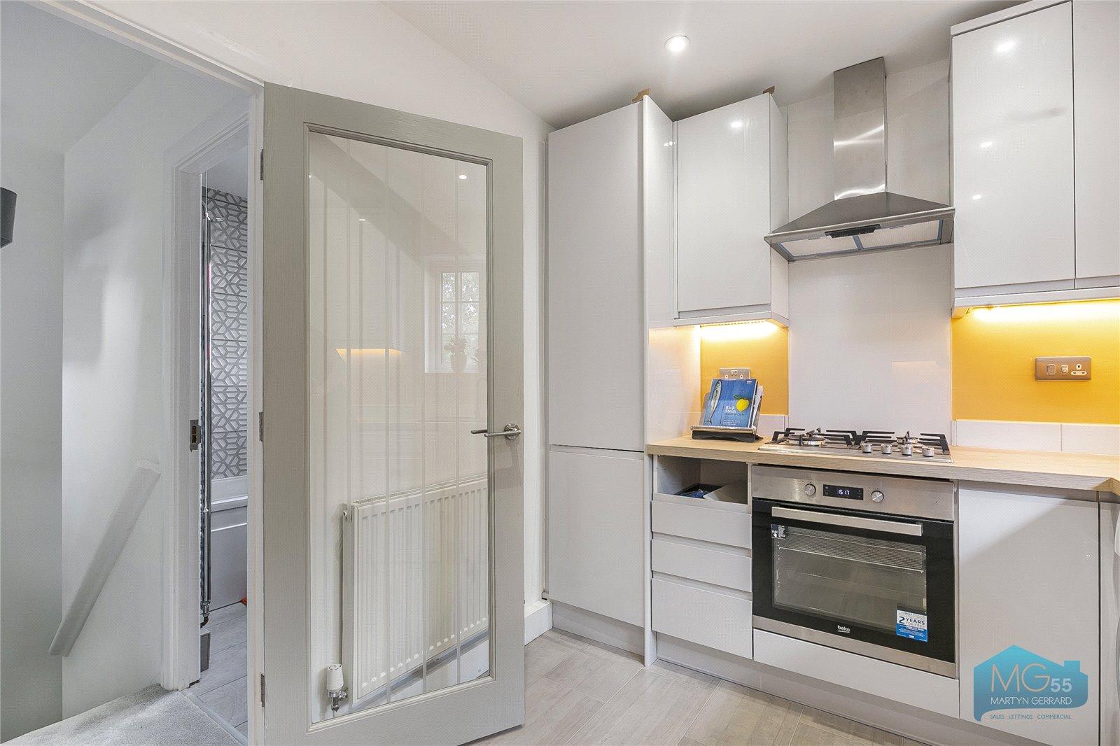 2 bedroom Apartment to rent - Martyn Gerrard