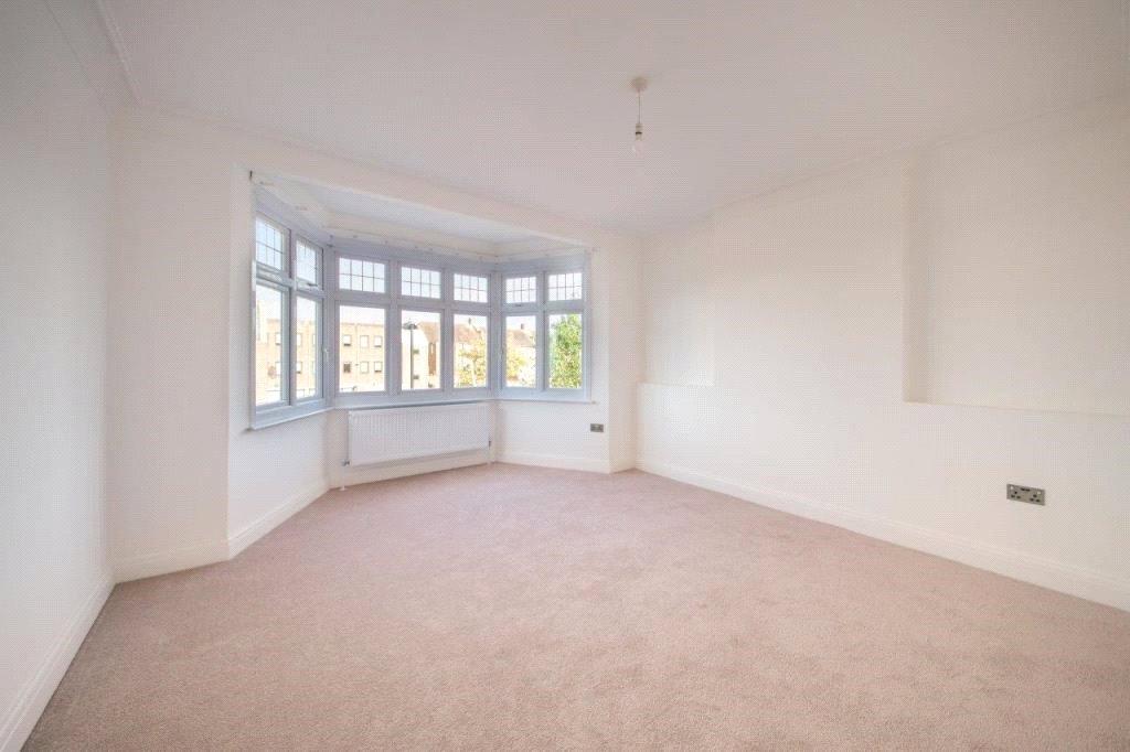 3 bedroom Semi-Detached House to rent - Martyn Gerrard