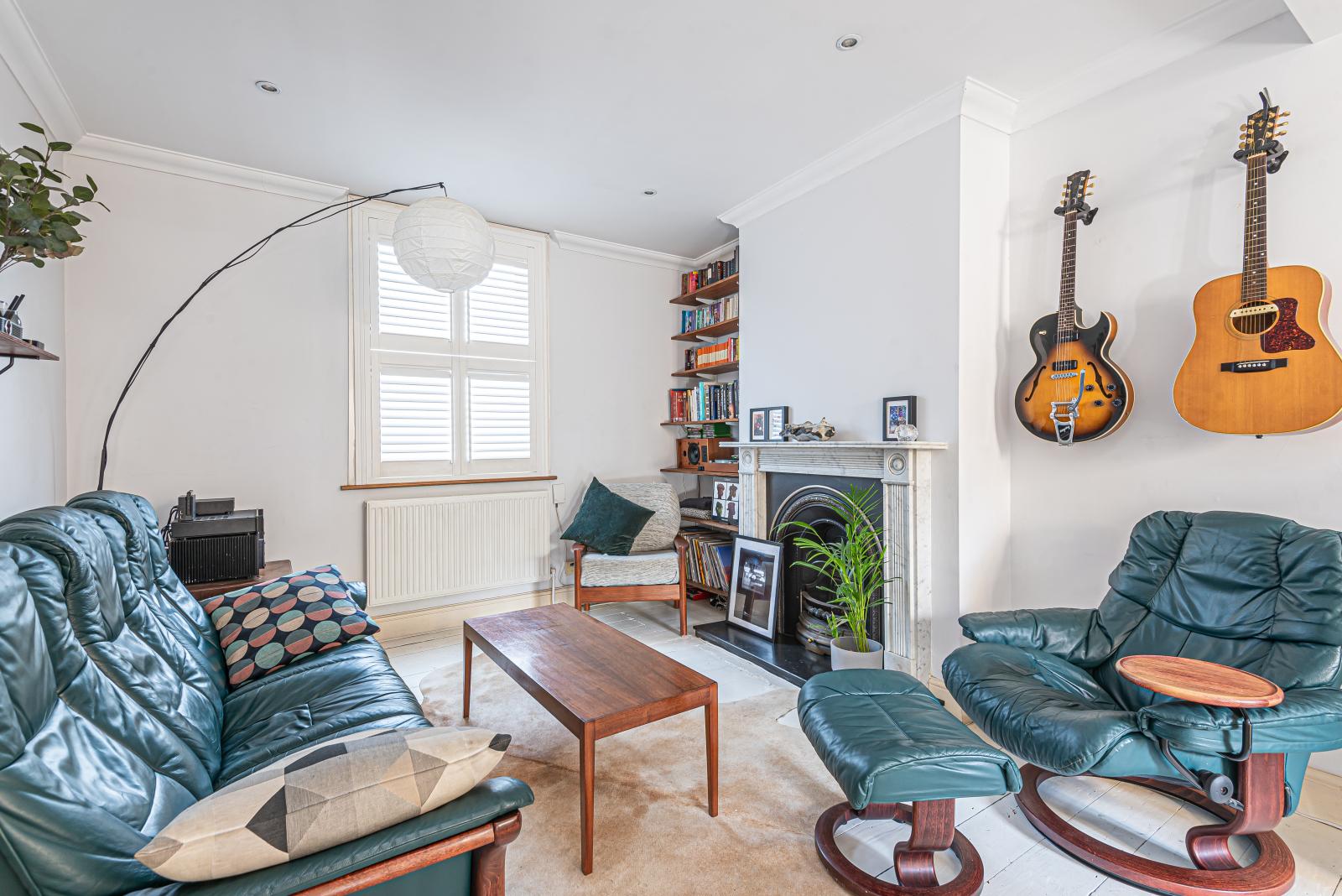 2 bedroom Terraced House to rent + ' - Martyn Gerrard