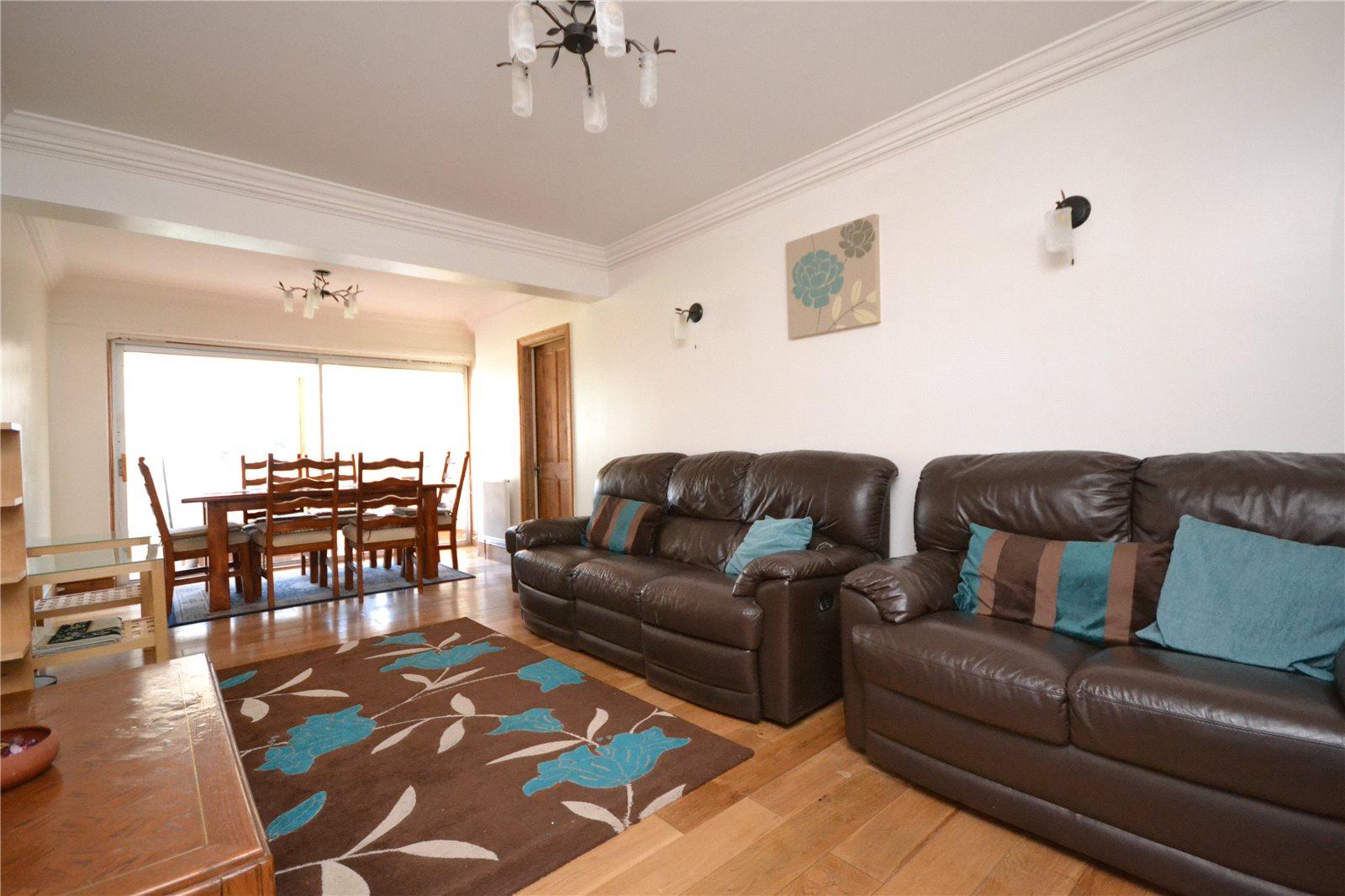 3 bedroom Semi-Detached House to rent - Martyn Gerrard