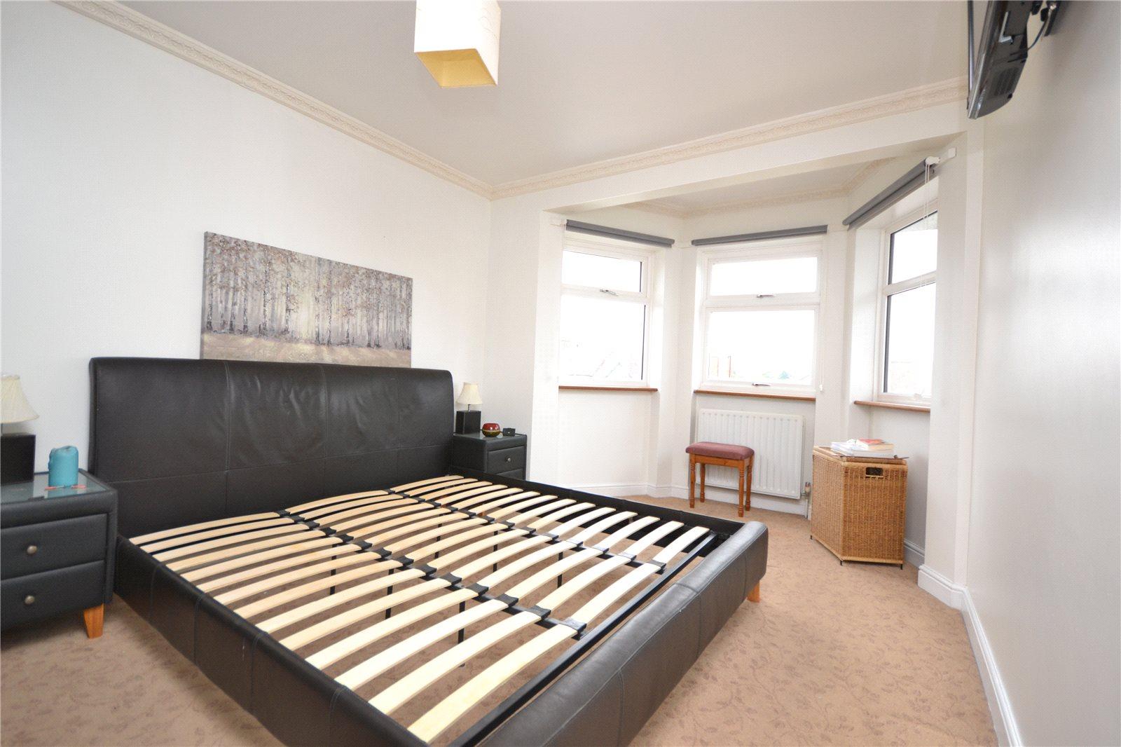 3 bedroom Semi-Detached House to rent - Martyn Gerrard