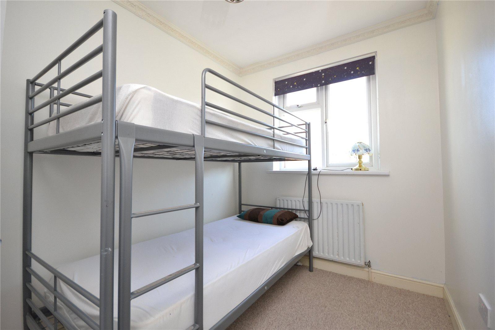 3 bedroom Semi-Detached House to rent - Martyn Gerrard