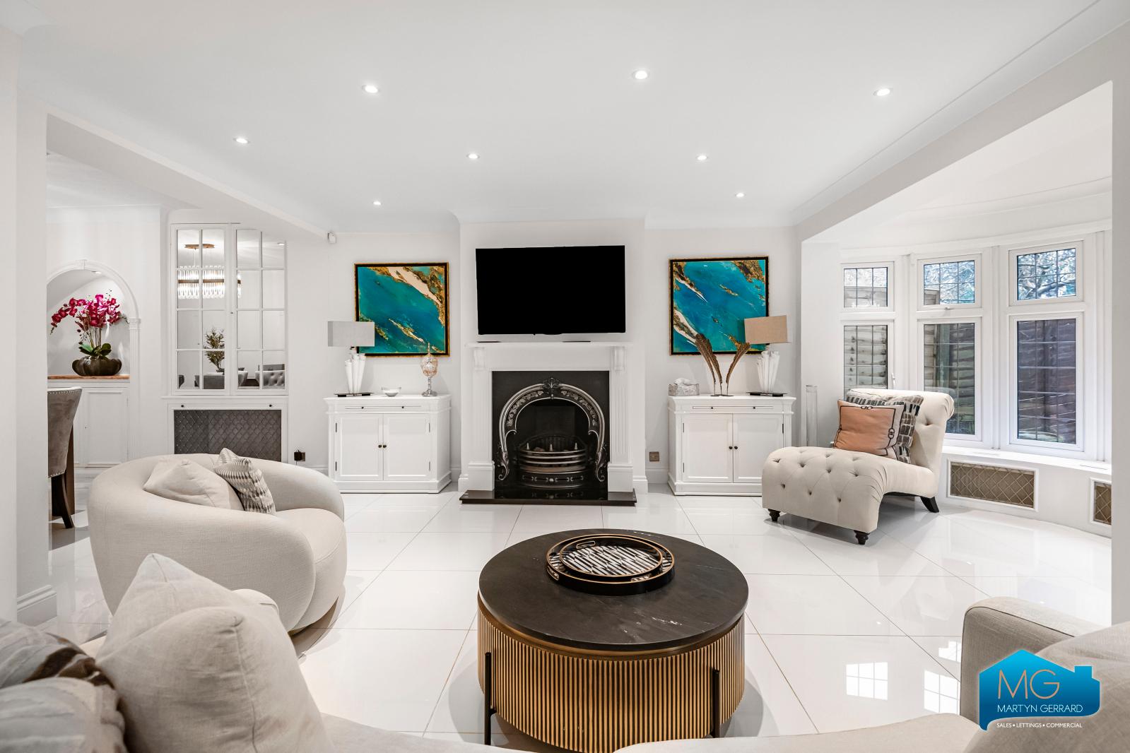 5 bedroom Semi-Detached House to rent - Martyn Gerrard