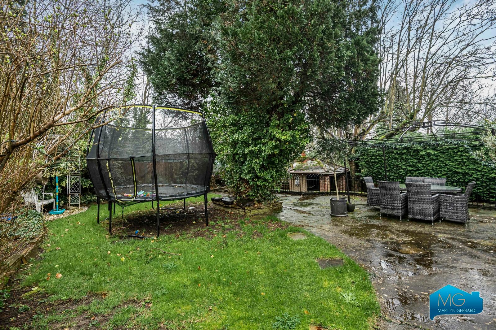 5 bedroom Semi-Detached House to rent - Martyn Gerrard