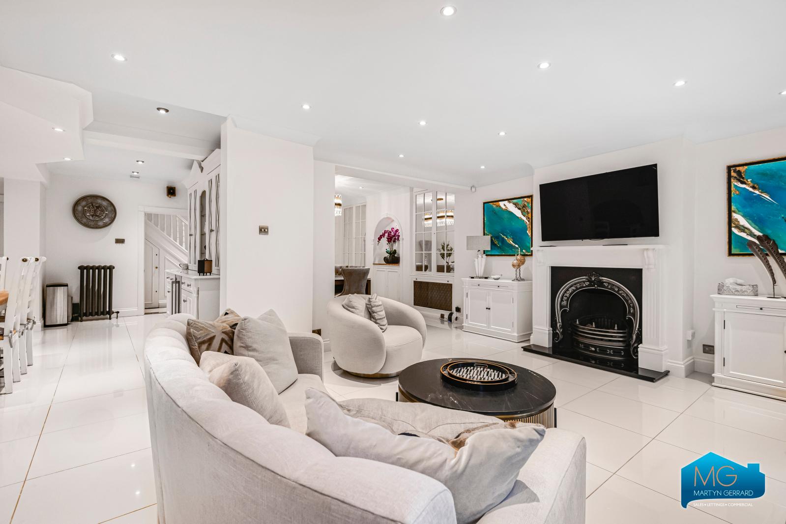5 bedroom Semi-Detached House to rent - Martyn Gerrard