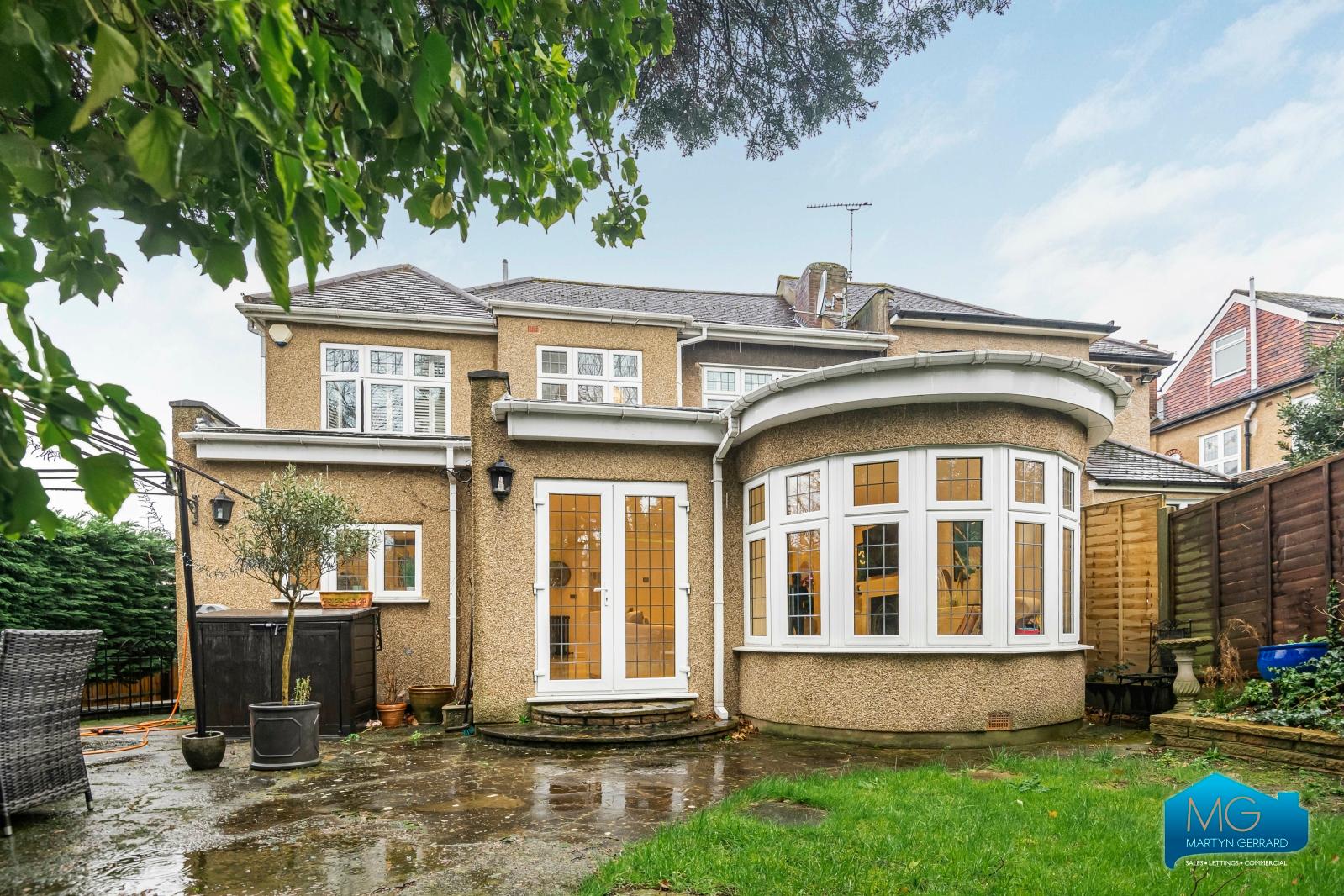 5 bedroom Semi-Detached House to rent - Martyn Gerrard
