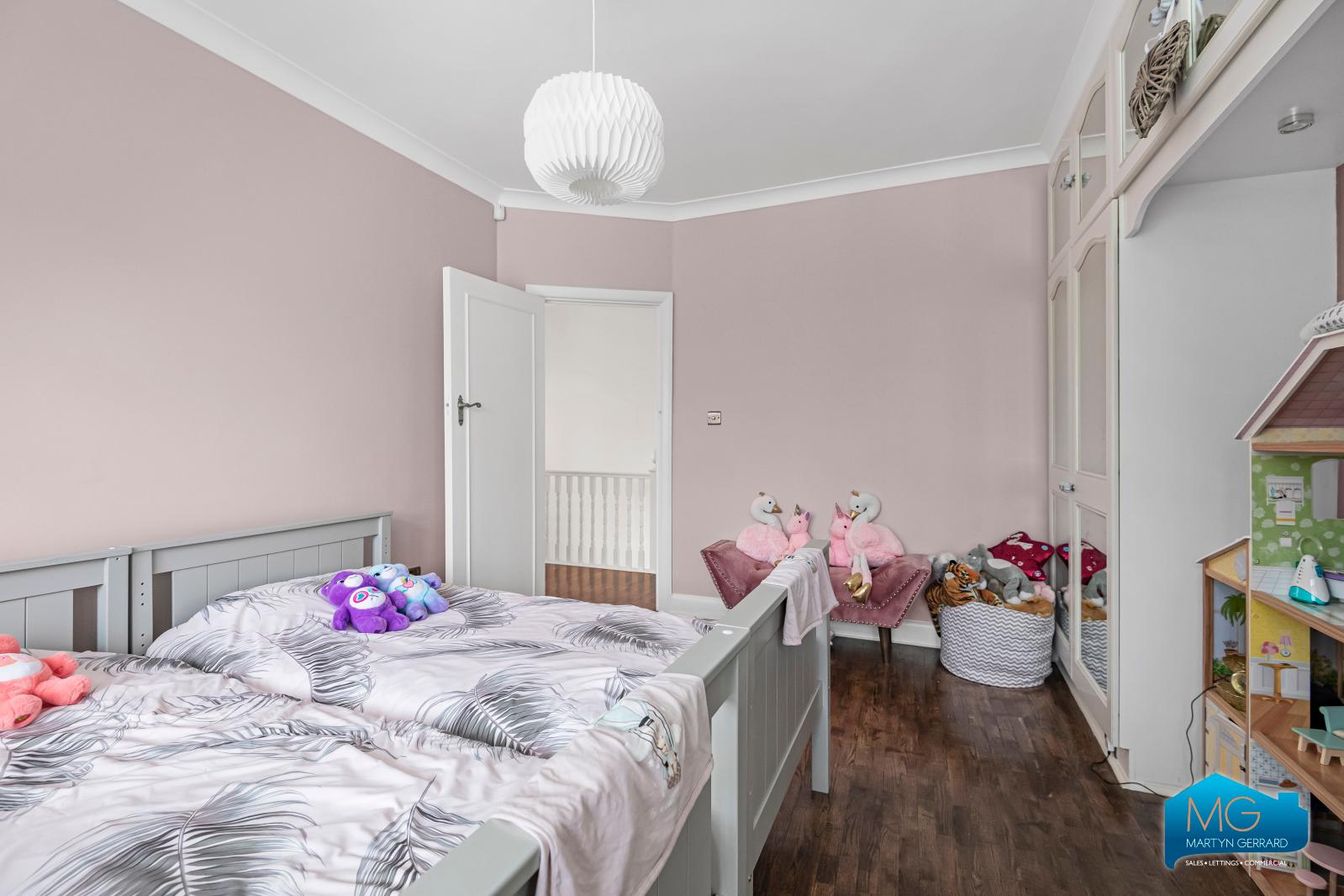 5 bedroom Semi-Detached House to rent - Martyn Gerrard