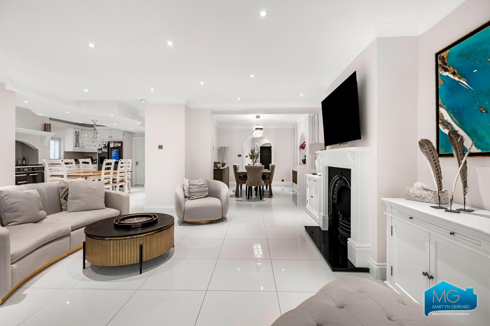 5 bedroom Semi-Detached House to rent - Martyn Gerrard
