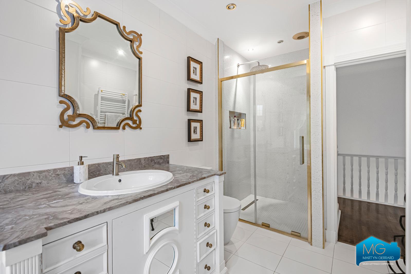 5 bedroom Semi-Detached House to rent - Martyn Gerrard