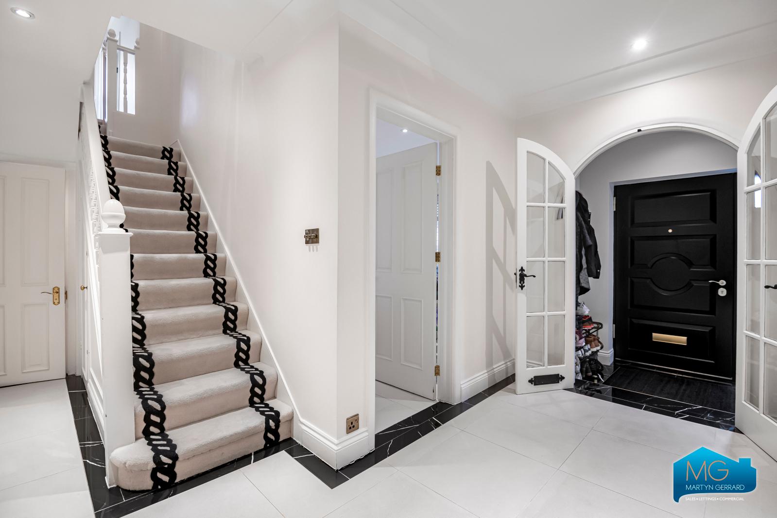 5 bedroom Semi-Detached House to rent - Martyn Gerrard
