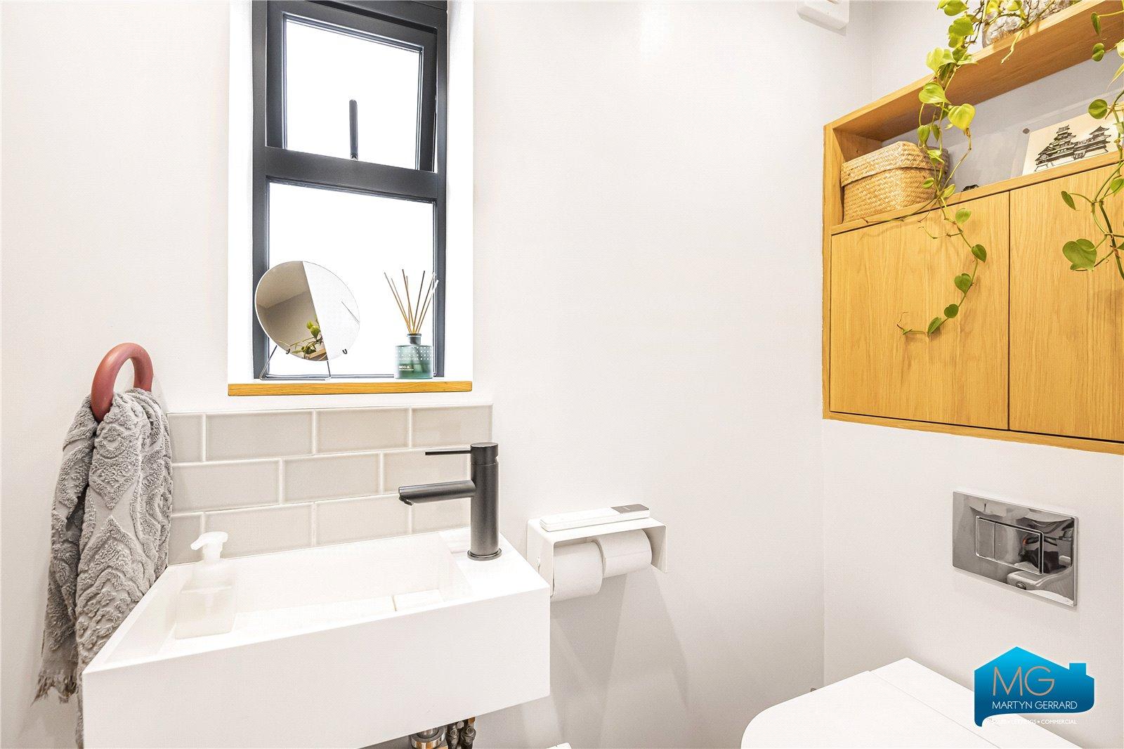 4 bedroom Semi-Detached House to rent - Martyn Gerrard