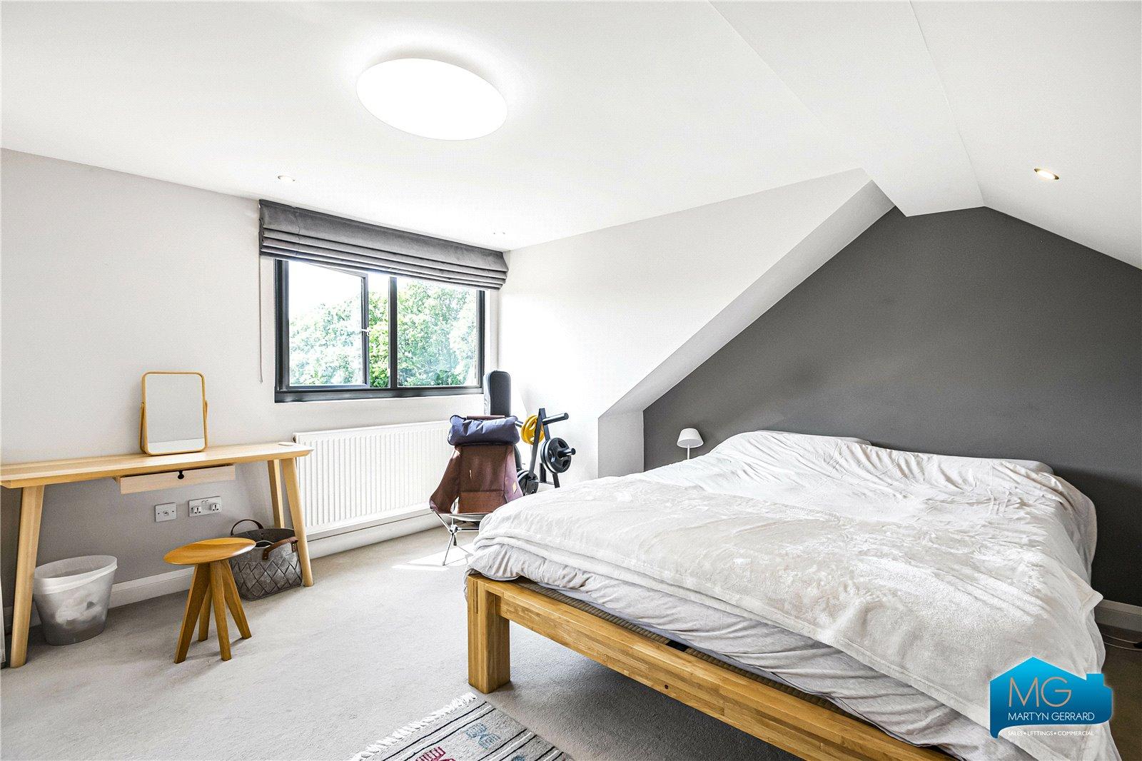 4 bedroom Semi-Detached House to rent - Martyn Gerrard