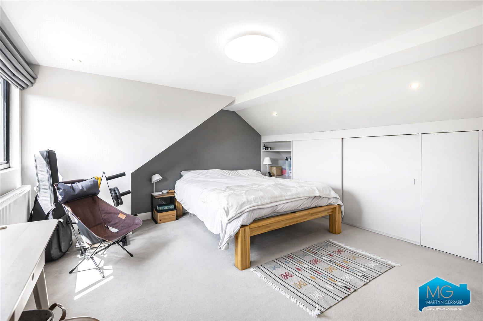4 bedroom Semi-Detached House to rent - Martyn Gerrard