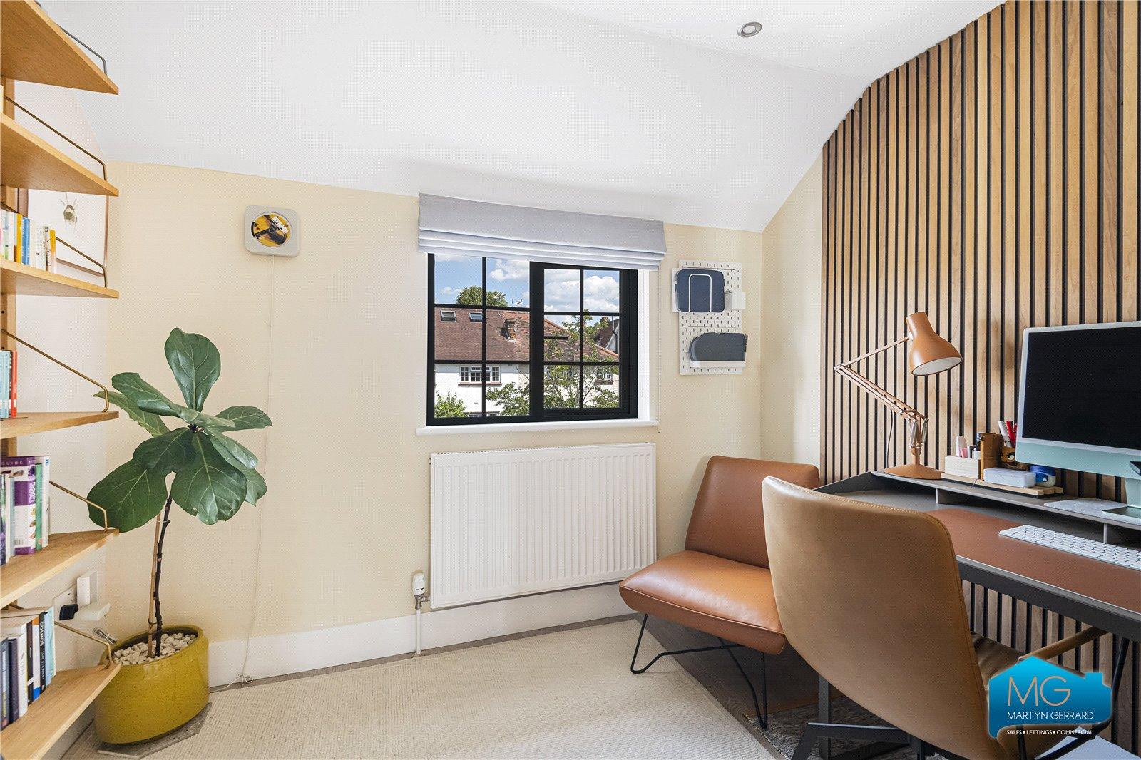 4 bedroom Semi-Detached House to rent - Martyn Gerrard