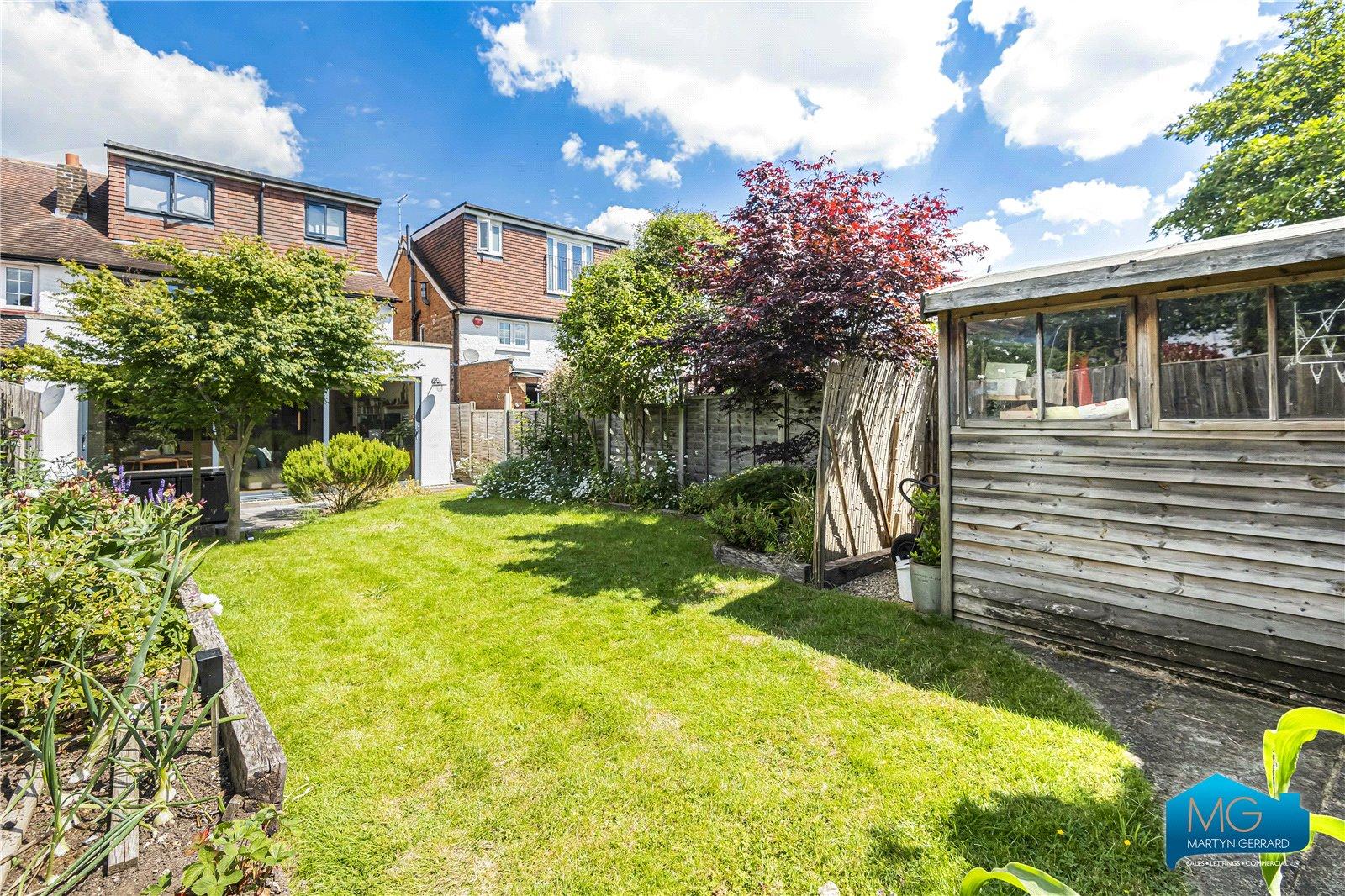 4 bedroom Semi-Detached House to rent - Martyn Gerrard