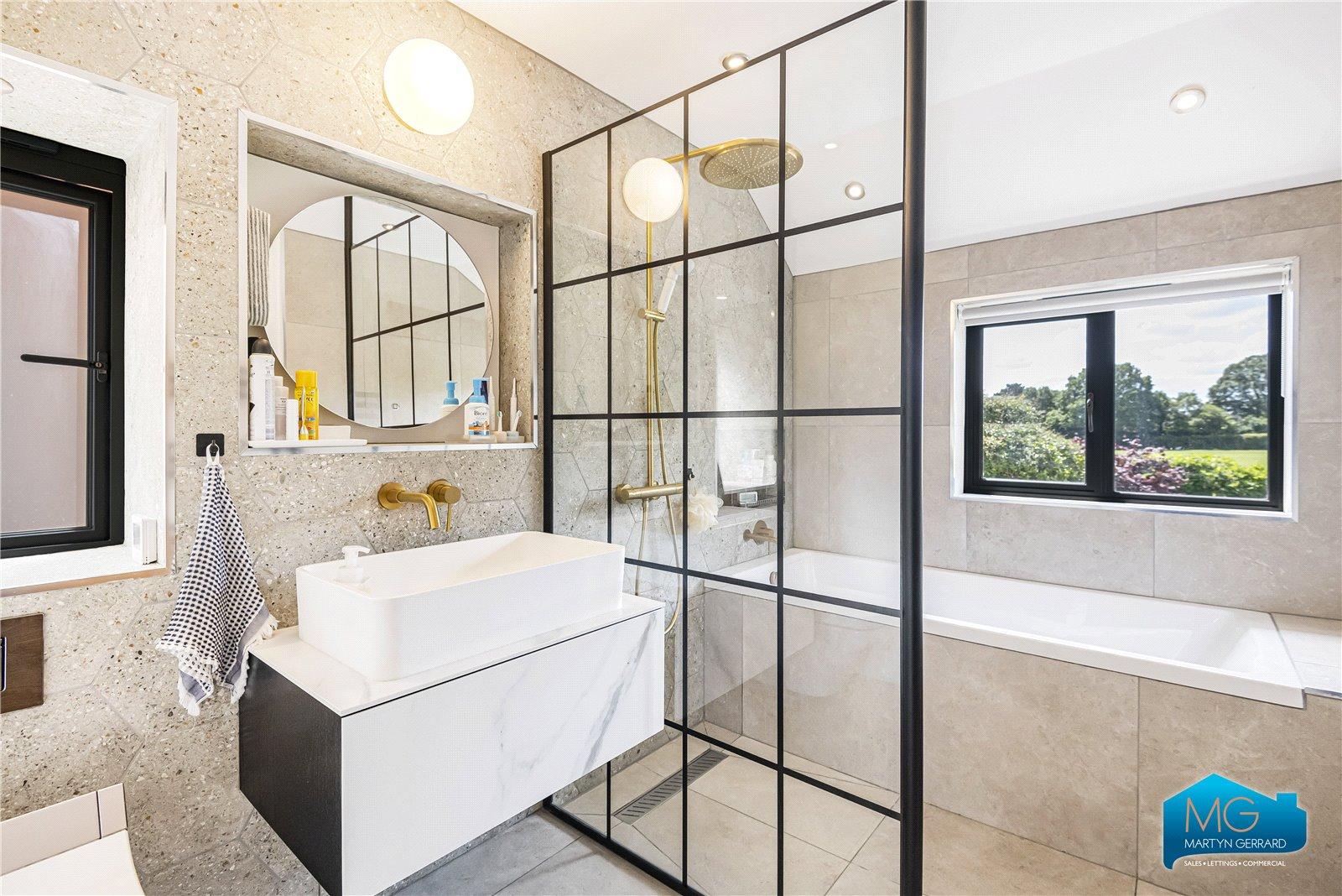 4 bedroom Semi-Detached House to rent - Martyn Gerrard