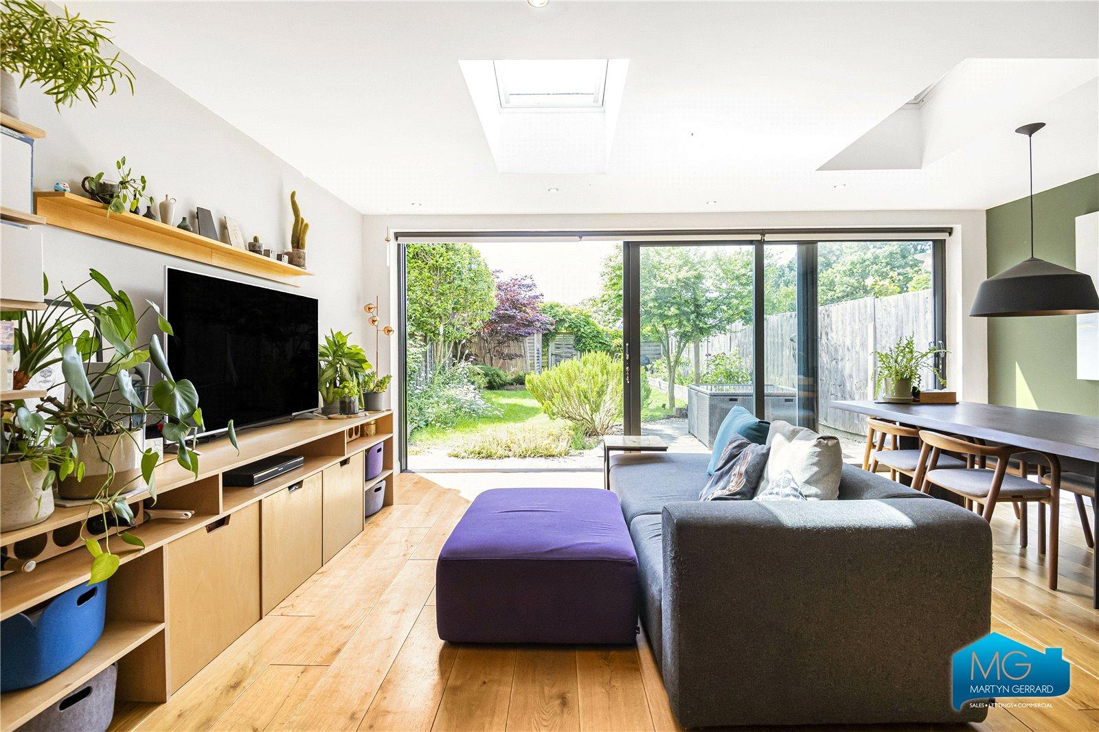 4 bedroom Semi-Detached House to rent - Martyn Gerrard