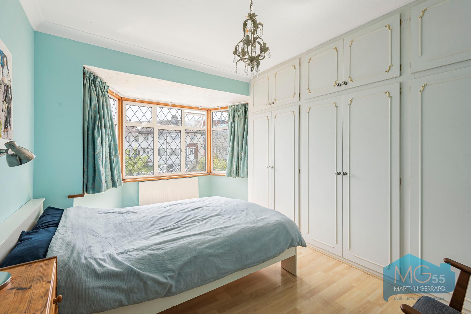 3 bedroom Semi-Detached House to rent - Martyn Gerrard