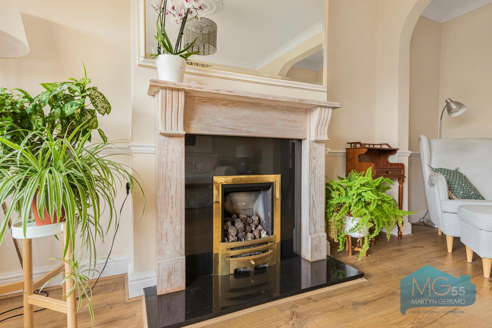 3 bedroom Semi-Detached House to rent - Martyn Gerrard