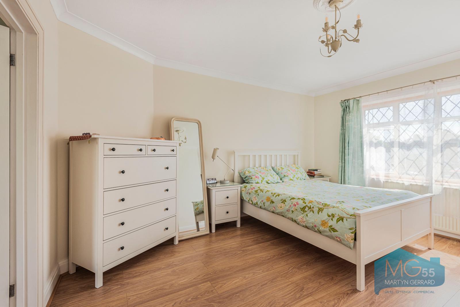 3 bedroom Semi-Detached House to rent - Martyn Gerrard