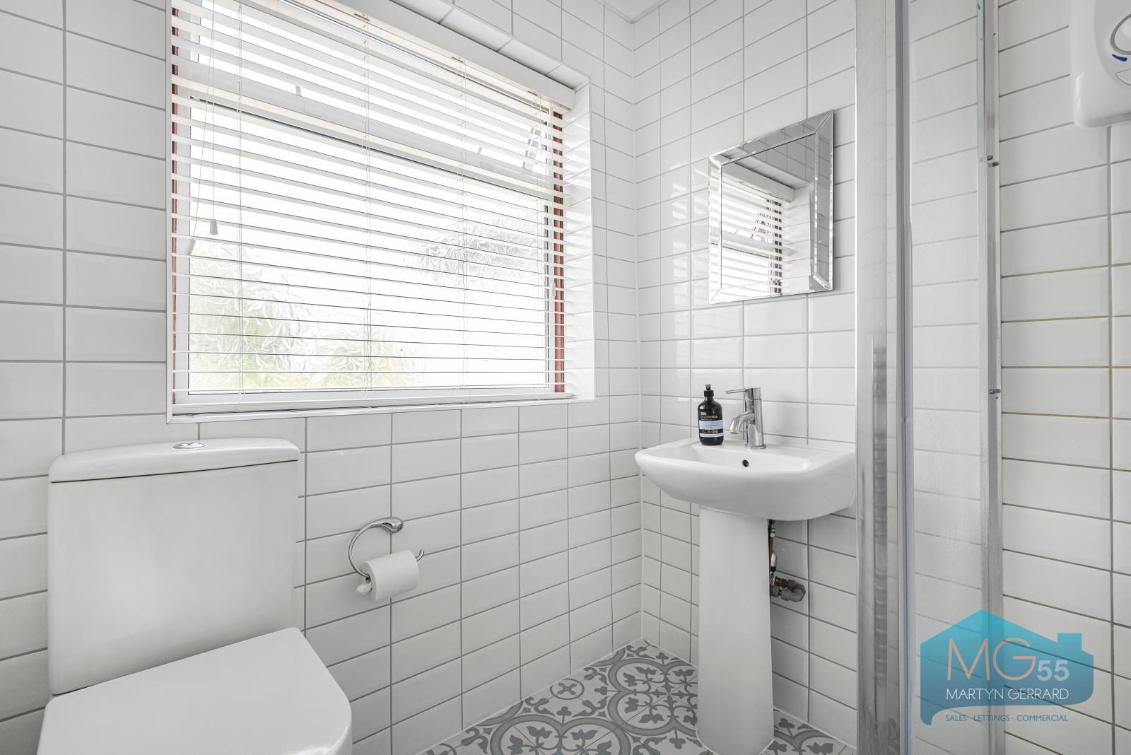 3 bedroom Semi-Detached House to rent - Martyn Gerrard