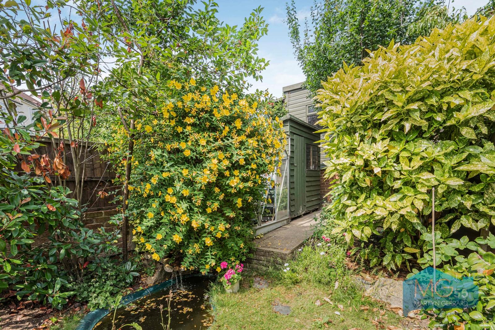 3 bedroom Semi-Detached House to rent - Martyn Gerrard