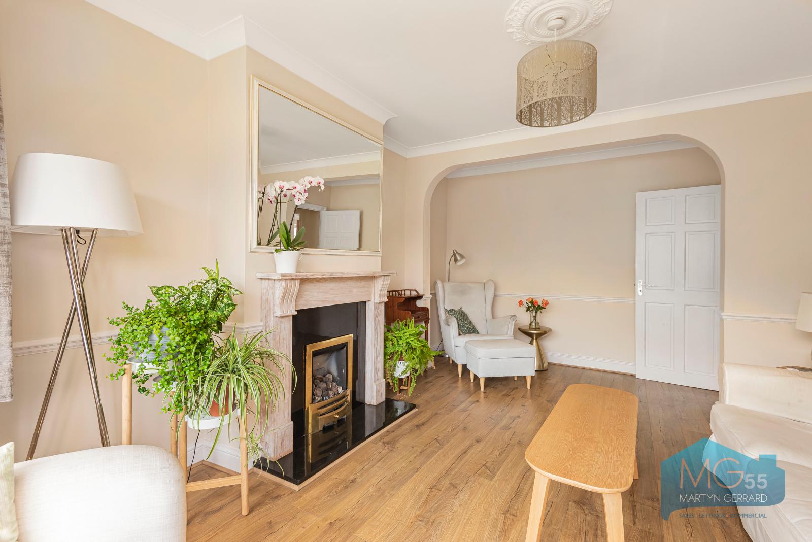 3 bedroom Semi-Detached House to rent - Martyn Gerrard