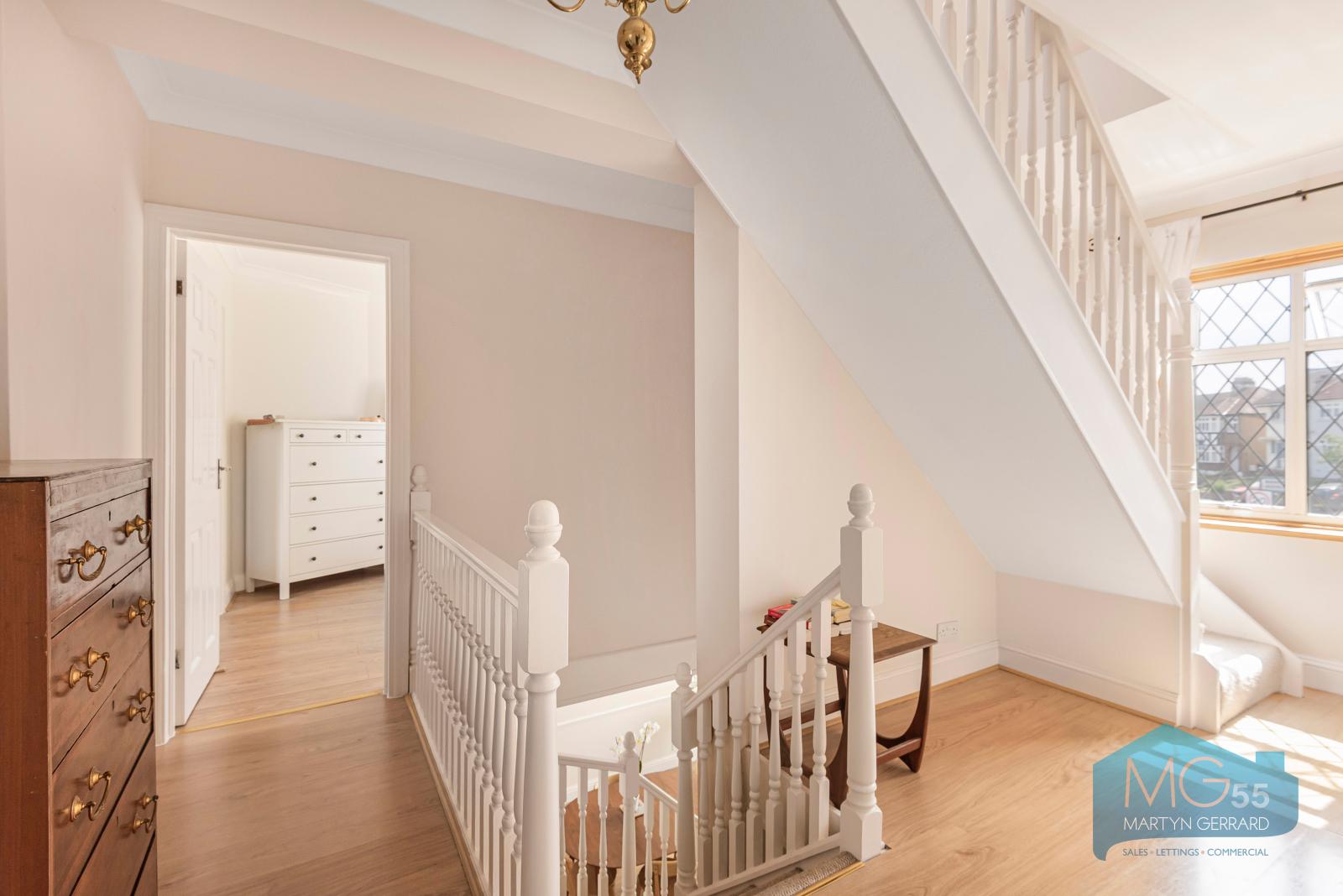 3 bedroom Semi-Detached House to rent - Martyn Gerrard
