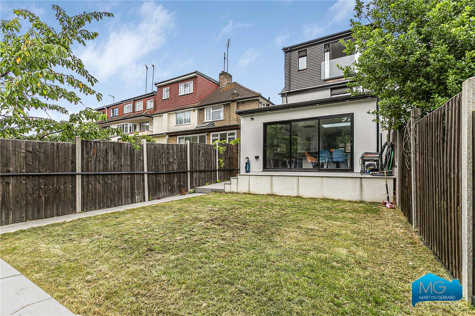 4 bedroom Semi-Detached House to rent - Martyn Gerrard