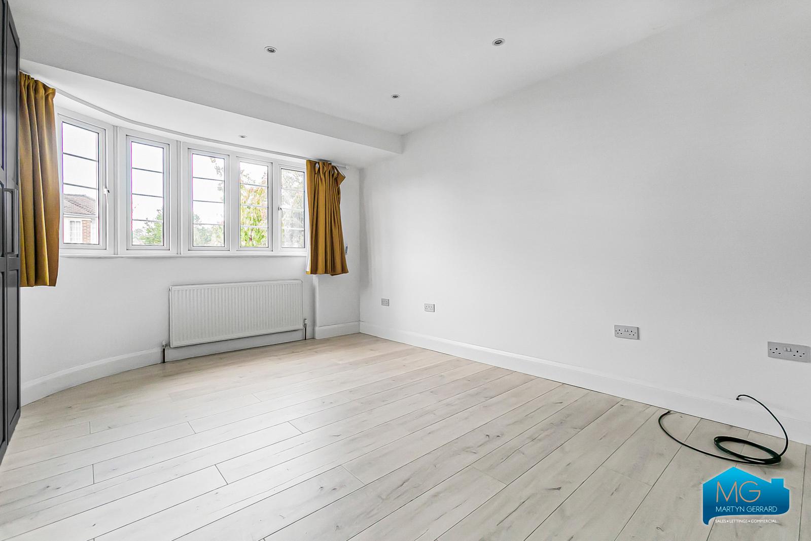 3 bedroom Semi-Detached House to rent - Martyn Gerrard