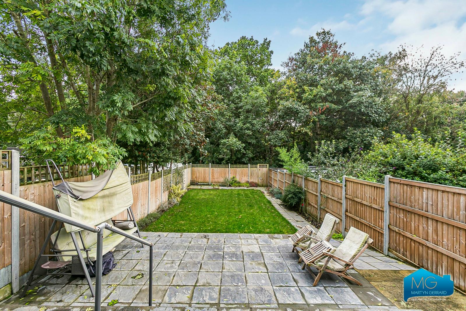 3 bedroom Semi-Detached House to rent - Martyn Gerrard