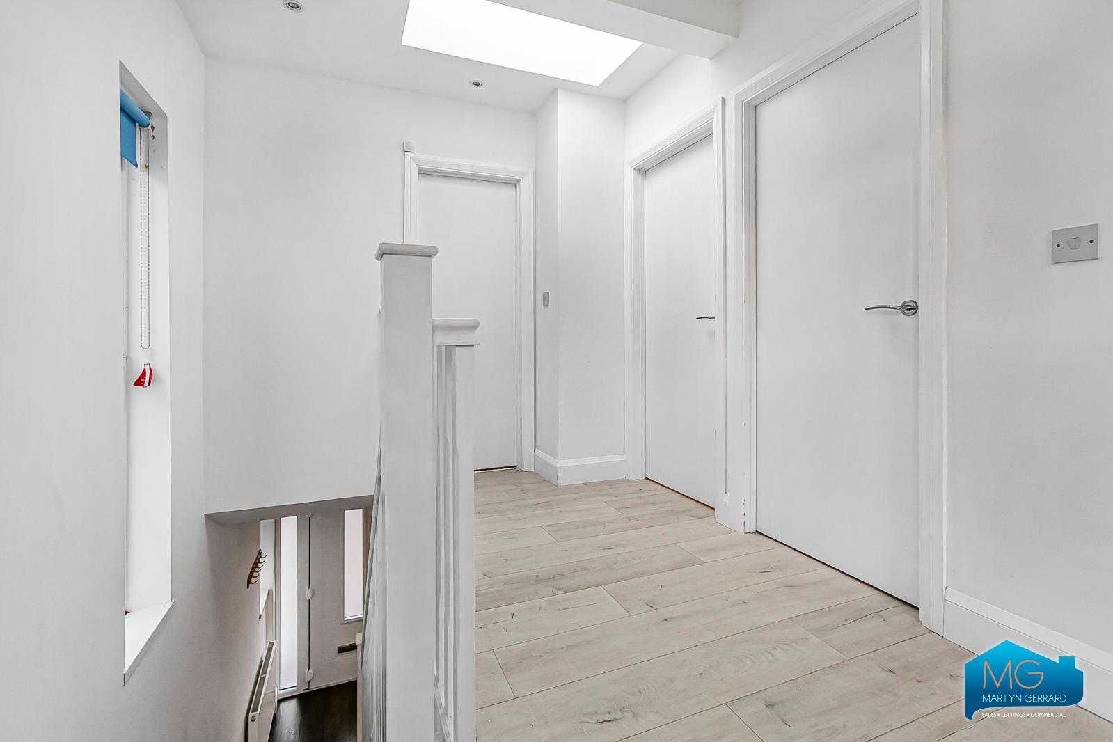 3 bedroom Semi-Detached House to rent - Martyn Gerrard