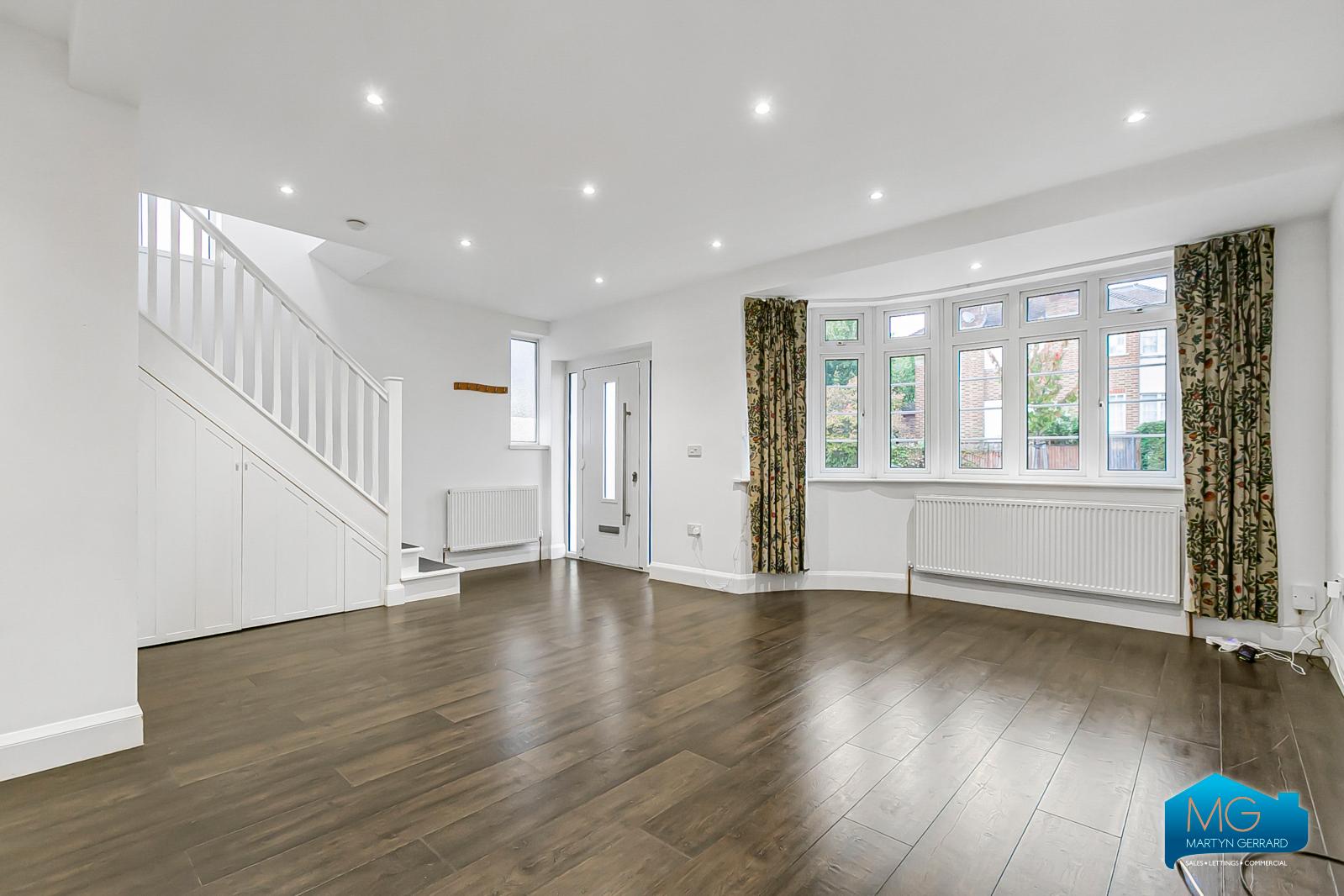 3 bedroom Semi-Detached House to rent - Martyn Gerrard