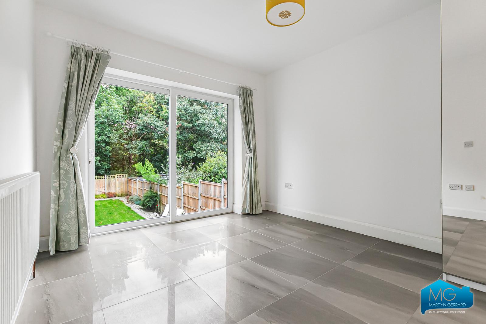 3 bedroom Semi-Detached House to rent - Martyn Gerrard