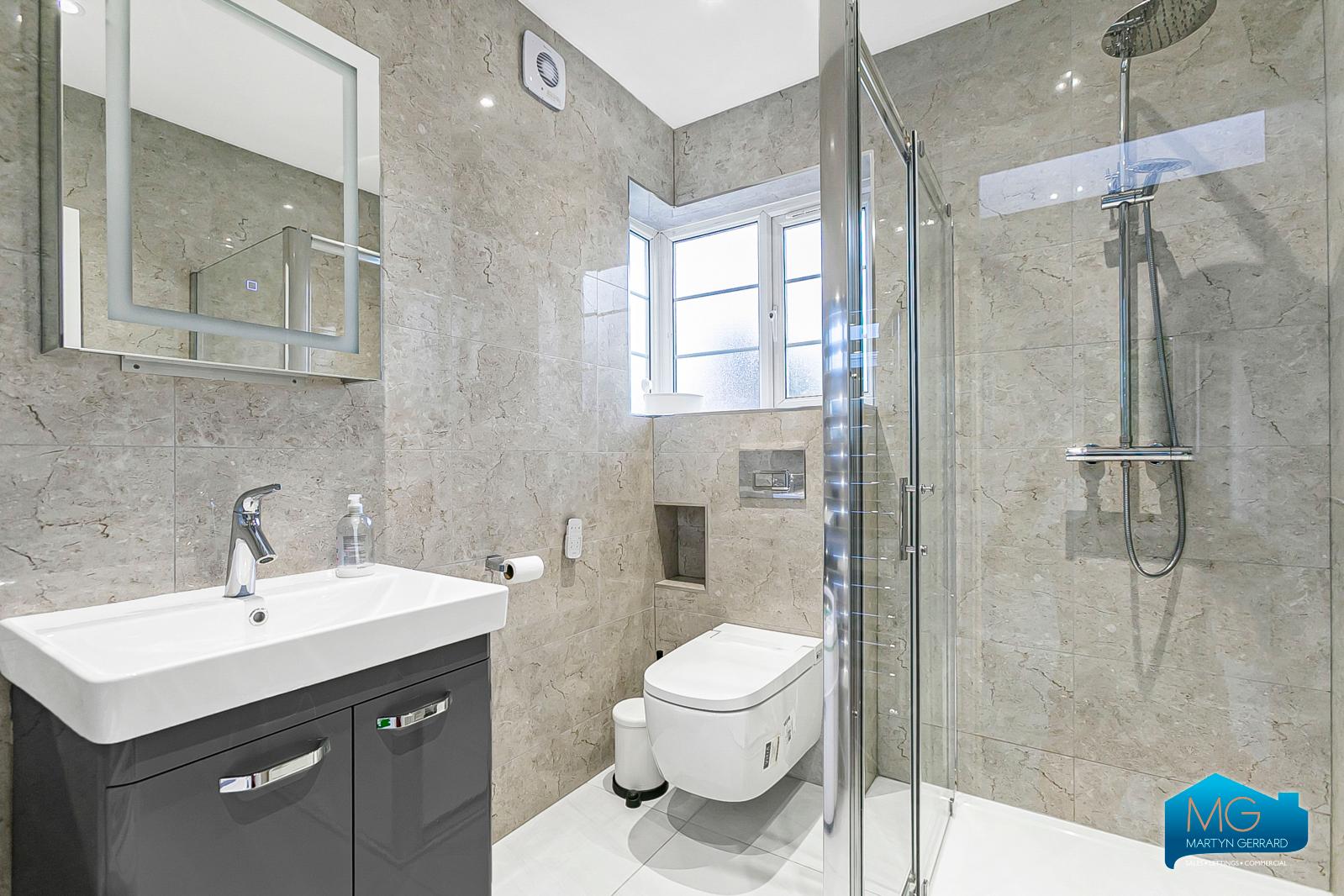 3 bedroom Semi-Detached House to rent - Martyn Gerrard