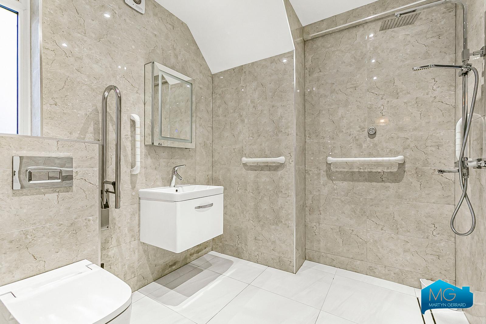 3 bedroom Semi-Detached House to rent - Martyn Gerrard