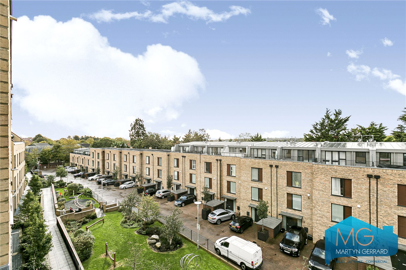 2 bedroom Apartment for sale - Martyn Gerrard