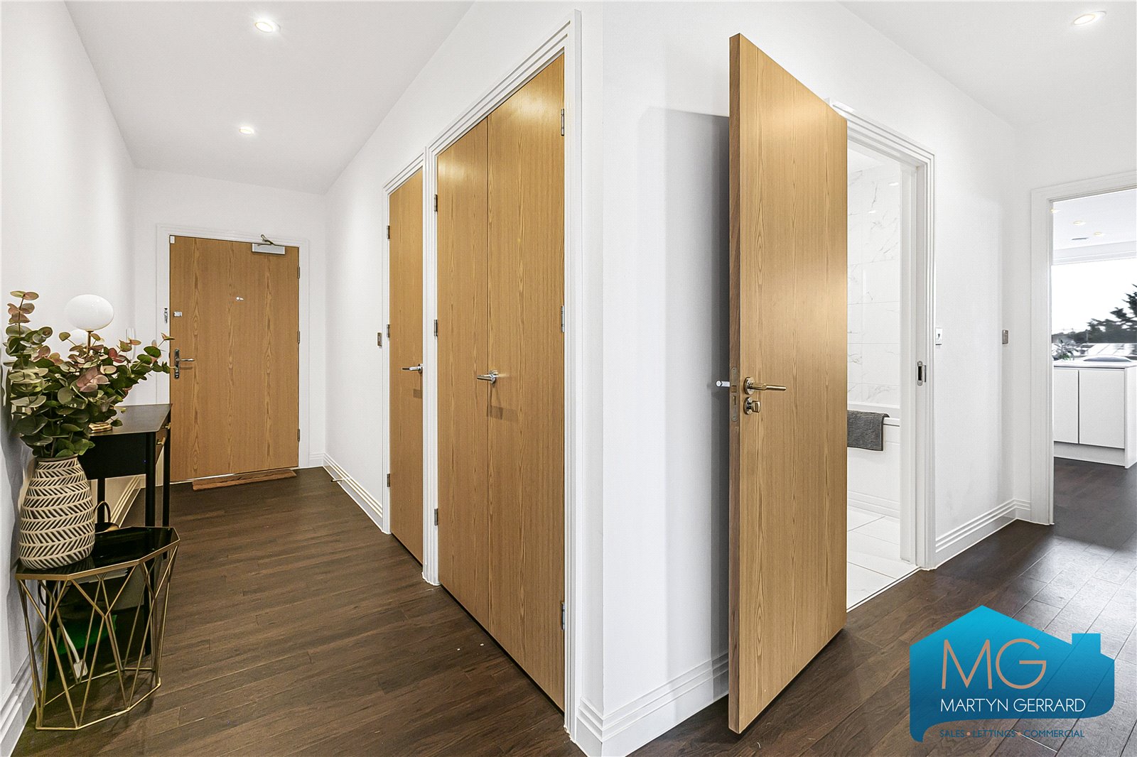 2 bedroom Apartment for sale - Martyn Gerrard