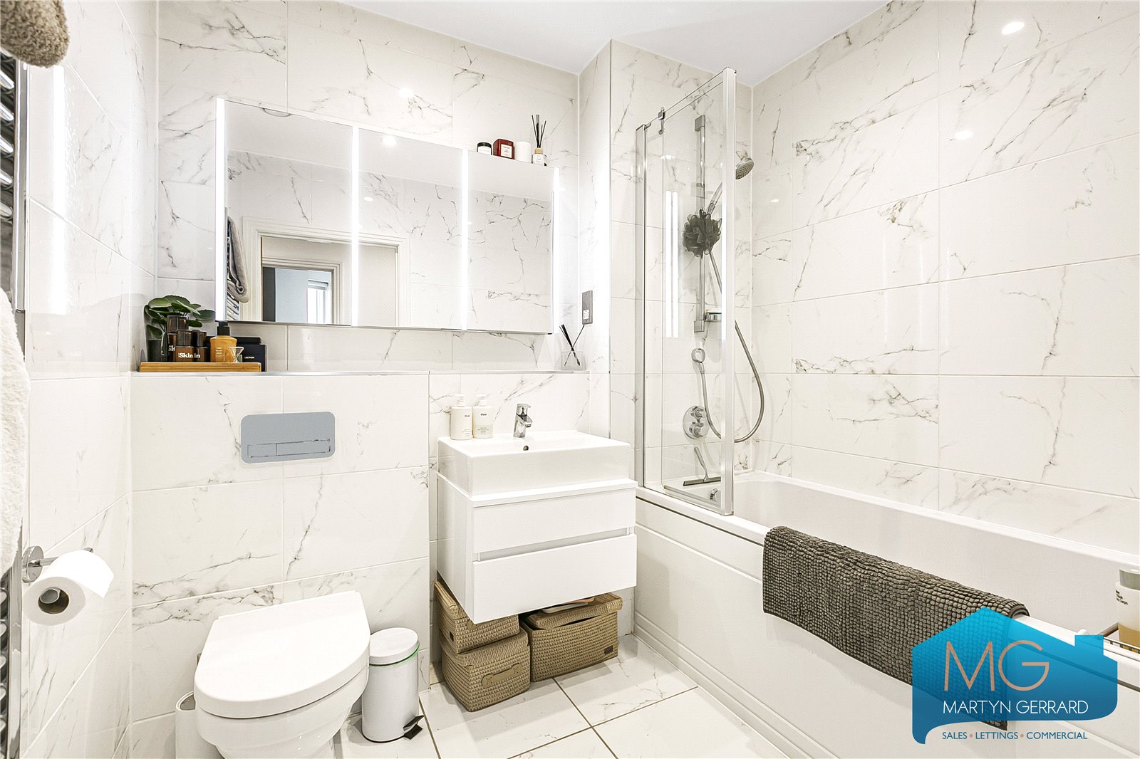 2 bedroom Apartment for sale - Martyn Gerrard