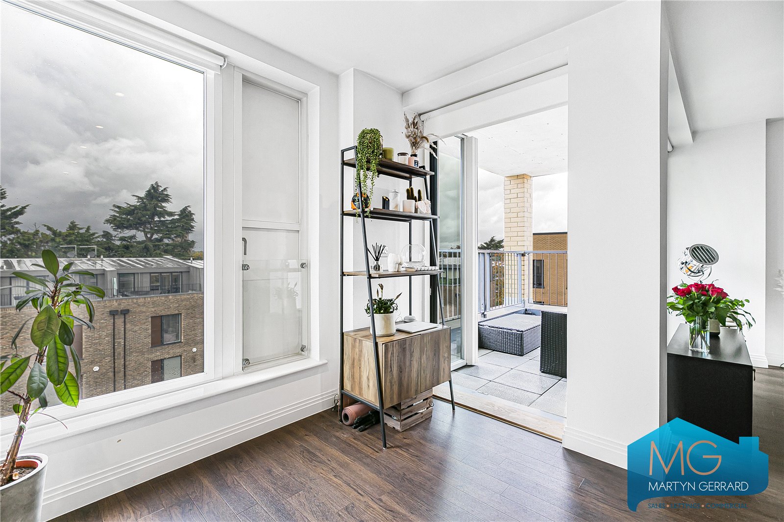 2 bedroom Apartment for sale - Martyn Gerrard