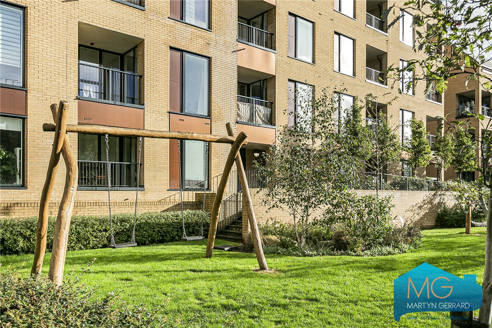 2 bedroom Apartment for sale - Martyn Gerrard