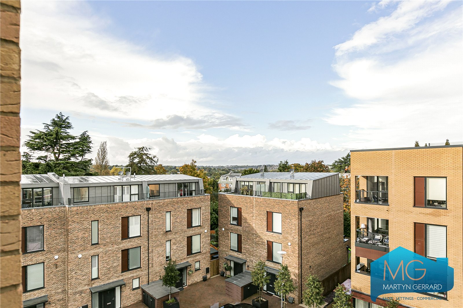 2 bedroom Apartment for sale - Martyn Gerrard