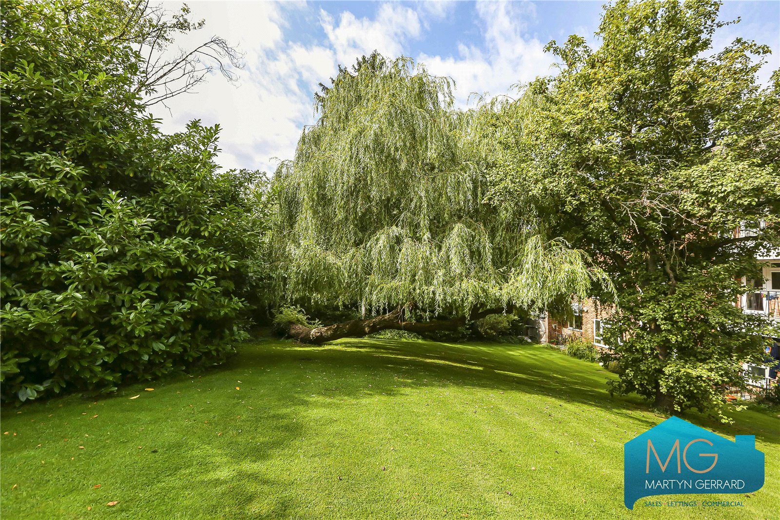 2 bedroom Apartment for sale - Martyn Gerrard