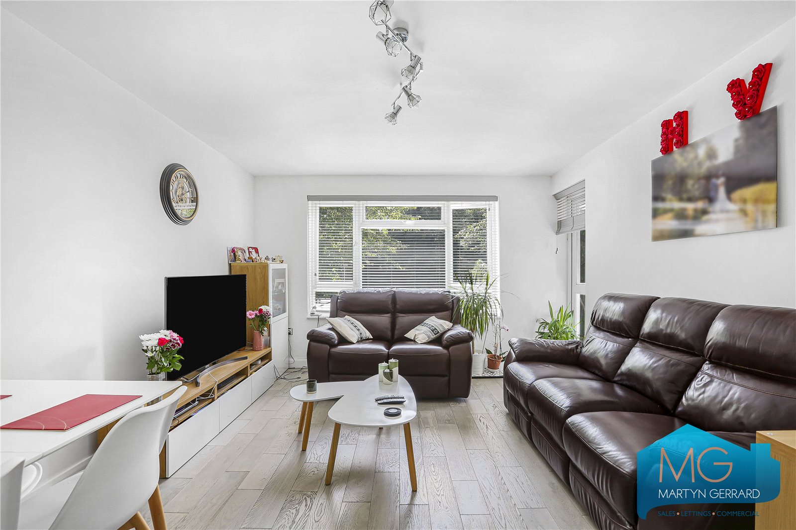 2 bedroom Apartment for sale - Martyn Gerrard