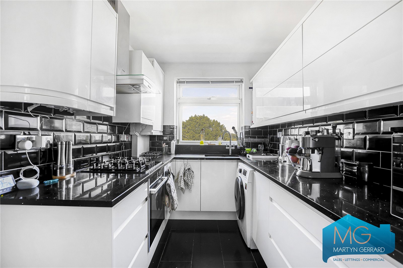 2 bedroom Apartment for sale - Martyn Gerrard